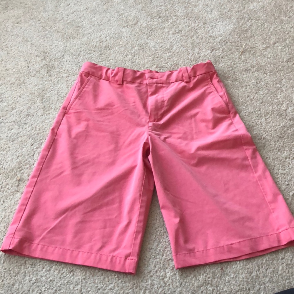 Vineyard vines performance shorts